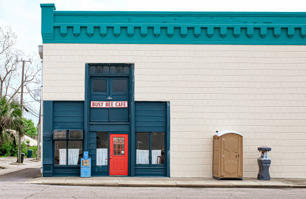 Best Luxury portable toilet rental  in Doniphan, MO